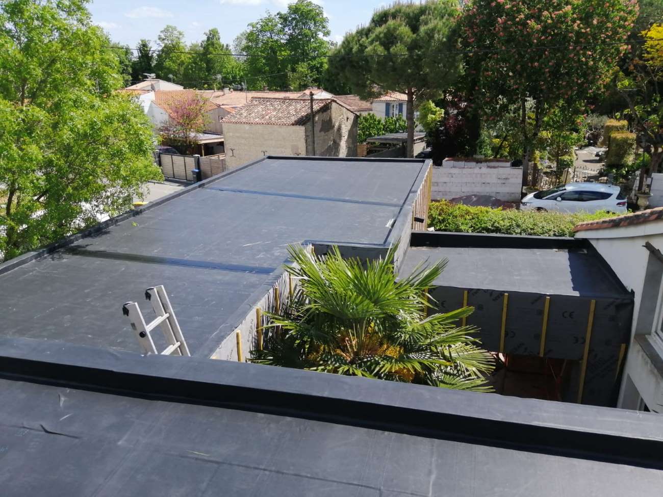 Extension de toiture réalisée avec la membrane RubberCover de Firestone.